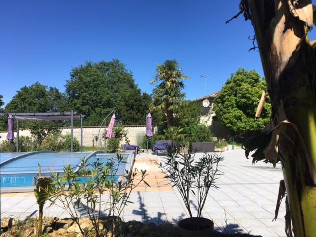 Gites Jardin-Darcy - Piscine Au Sel Bois Экстерьер фото